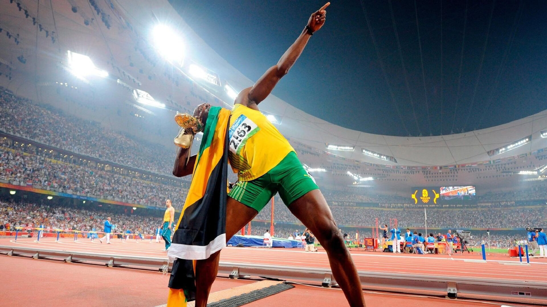 巴特尔通过细致的防守和坚韧的精神，带领袋鼠队稳固防线，巴特尔吧